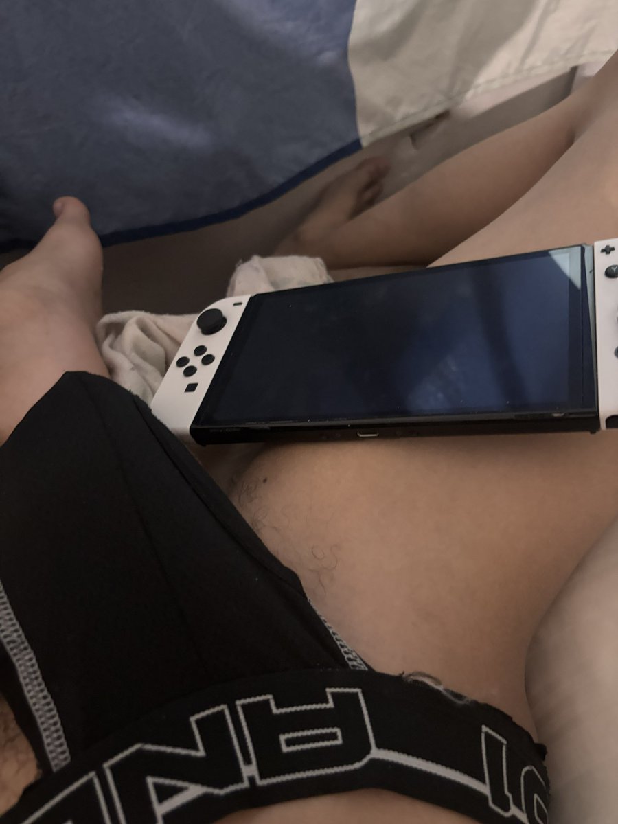 sockhuffingtons's tweet photo. okay game time 😂😂😂😂 https://t.co/g0MMvYEpo0