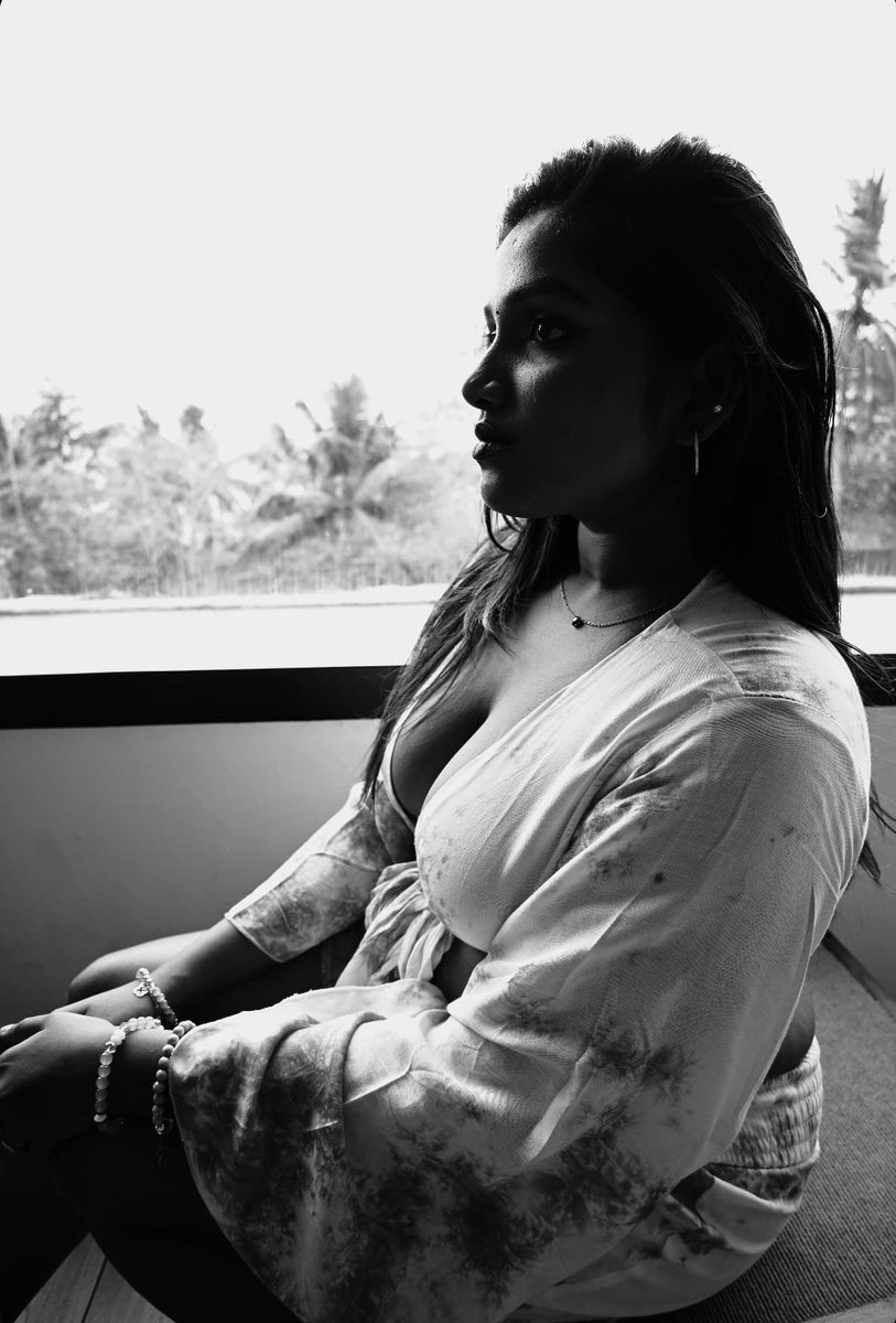 akaKalikkaran's tweet photo. Mallu Aswany nipple visible 

#aswany #aswanyys https://t.co/rVOxw2R2bU