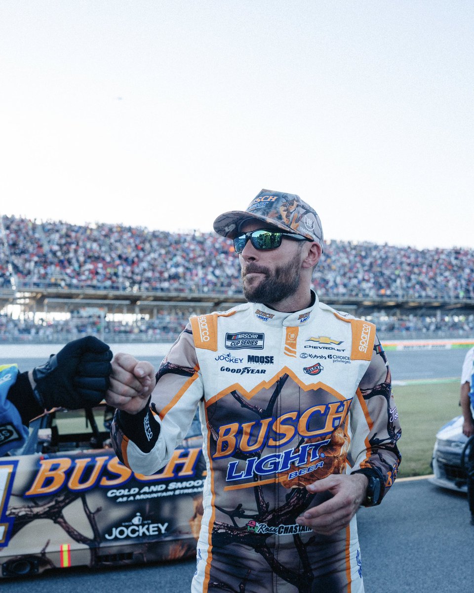 TeamTrackhouse's tweet photo. He deserves a cold one after that recovery 🍻 https://t.co/wMNPBiPsFB