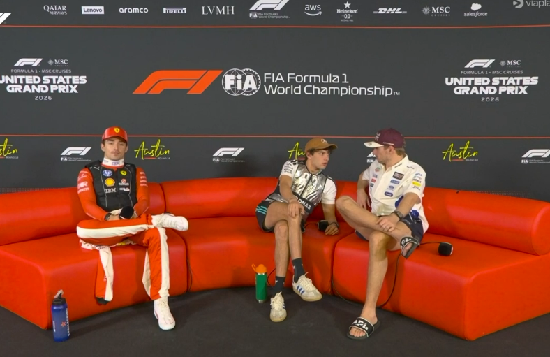 SCUDERIAFEMBOY's tweet photo. kimi loves max's personal space i fear https://t.co/L6mFpFiS2j