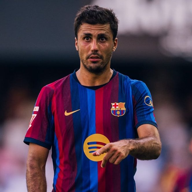 Messilizer0's tweet photo. We signed him for the big games, and he's been underwhelming in the two big games we've played this season.

I really hope it's just a temporary form, man https://t.co/gno0xKoEUQ