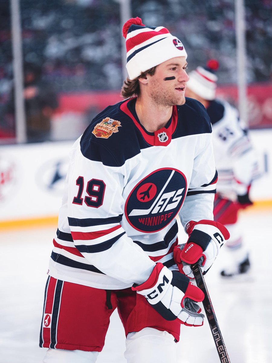 NHLJets's tweet photo. Making your Jets debut in the Heritage Classic>>>>>> https://t.co/Yyw2GKUAWI