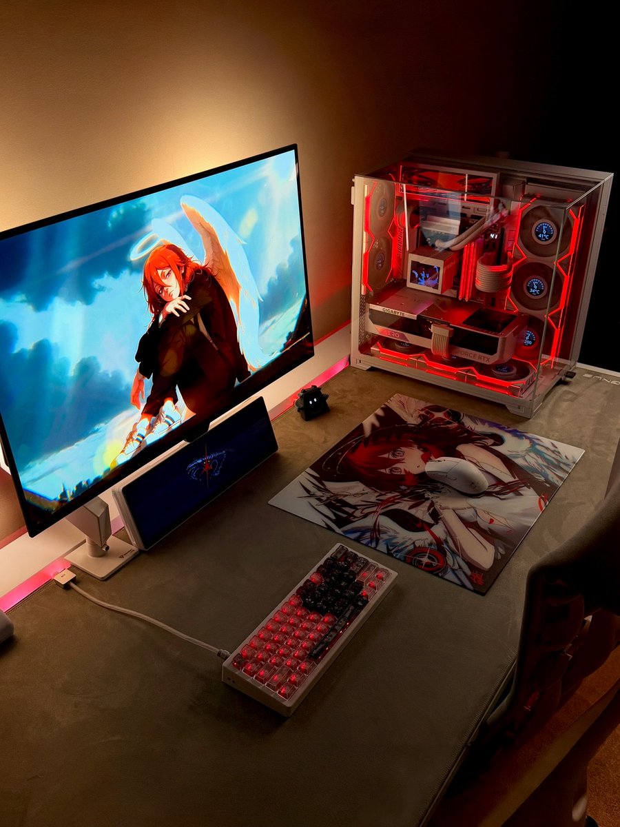 ItsSimplyRin's tweet photo. 🪽❤️#desksetup https://t.co/NIyibmHNZ2