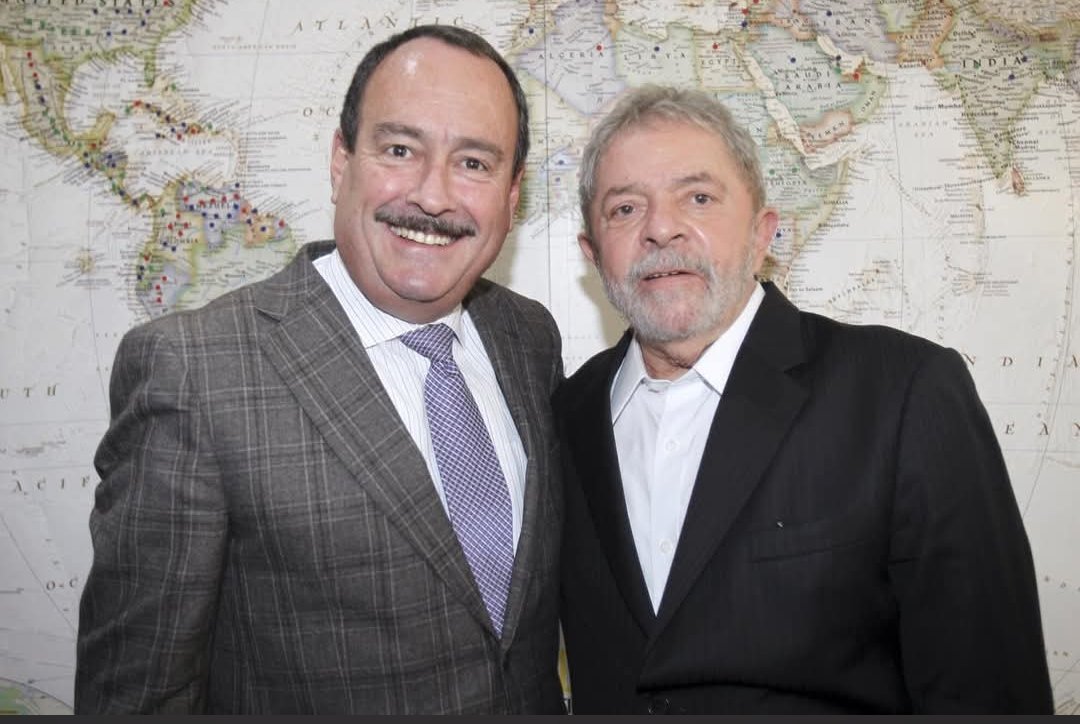 jorgemesseguer's tweet photo. Celebró el triunfo de Lula en Brasil!! Realmente es el único líder congruente de izquierda que queda en América latina.
Aquí comparto un recuerdo de hace algunos años https://t.co/Xx8Dwg0Bh3