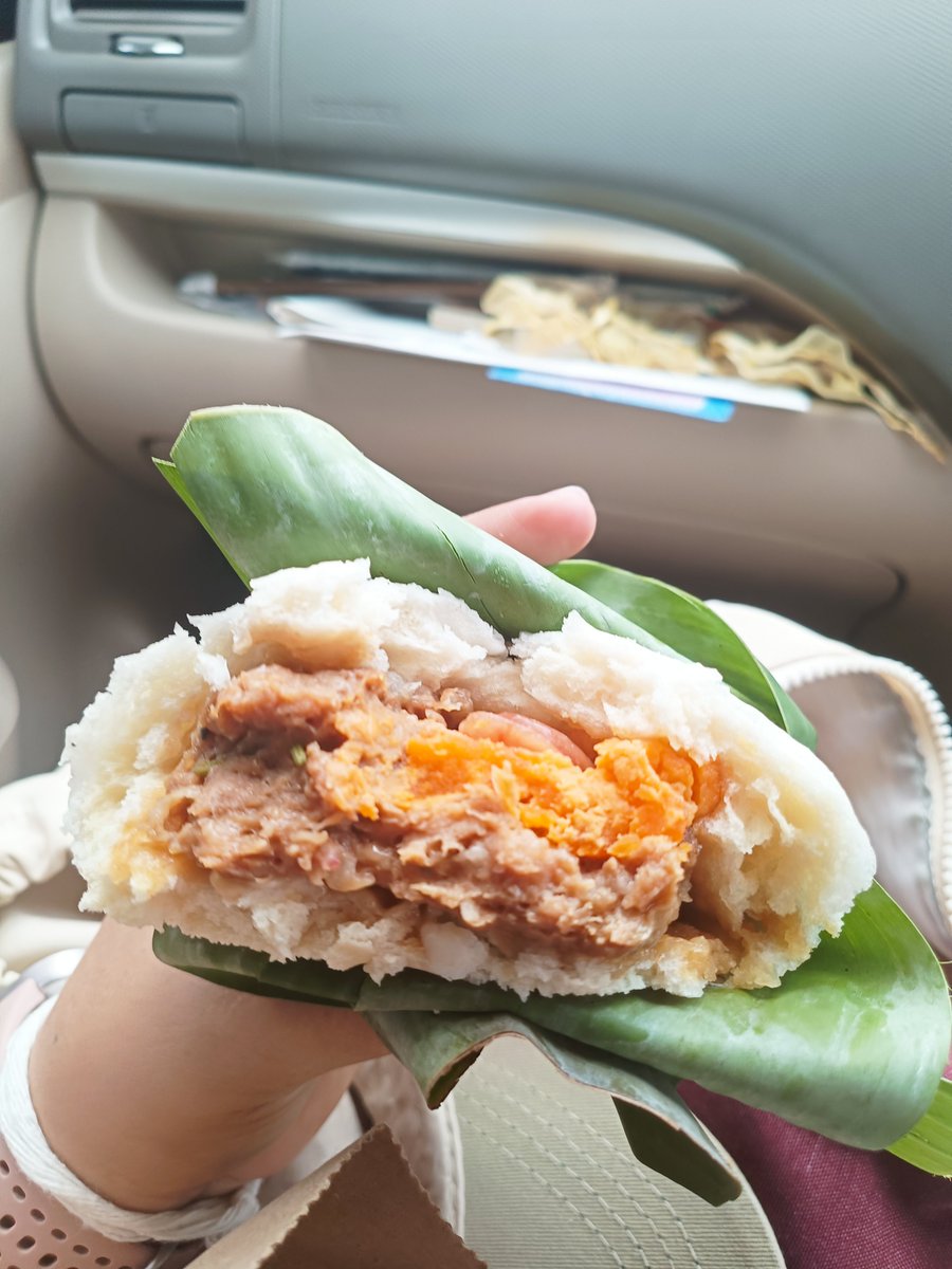 Jan_Jaokaa's tweet photo. โคตรซาลาเปาแม่นก่ 
กินได้แค่ครึ่งลูก 

พอก๊อน! https://t.co/ztS6ZoJv3g