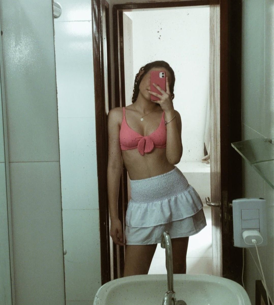 gooninghurting's tweet photo. Seguidor pediu pra eu expor a crush dele aqui! Melhor parte é q ela deixa ele na #friendzone !

#nsfw #faceporn #goon #gooner #XOTAAWARDS #expose #cumtribute https://t.co/YYeNXHgFva