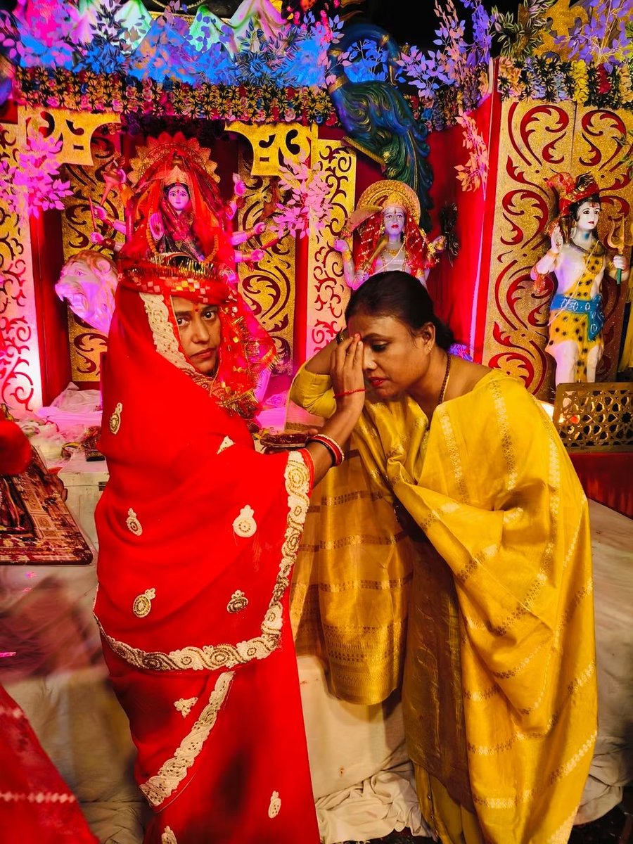 GeetaGupta_BJP's tweet photo. 🌺 जय माता दी! 🙏

डालीबाग की ओल्ड ड्राइवर कॉलोनी में माता रानी के जागरण में सम्मिलित होकर आशीर्वाद प्राप्त किया। माँ की कृपा सभी पर बनी रहे। 🙏

#GeetaGupta #JaiMataDi #LucknowCentral #UPElection2027 https://t.co/999CJnwCoC