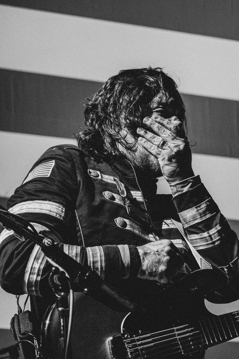 violenette's tweet photo. come on angel
#mcrLA n3 https://t.co/06oXJSEkP4