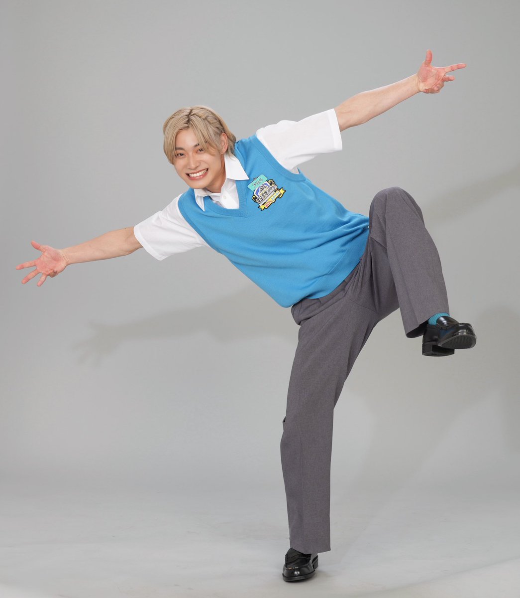 fujibiji's tweet photo. 🚄HAPPY BIRTHDAY アロハ🎈

どんな授業にも全力投球、背中でも熱く語っているアロハ🩵

その真っ直ぐな姿勢で、これからも自分らしく突き進んでいける幸せな歳になりますように✨

#超特急
#ふじびじ
#HAPPY_ALOHA_DAY https://t.co/aGSZDQeYV4