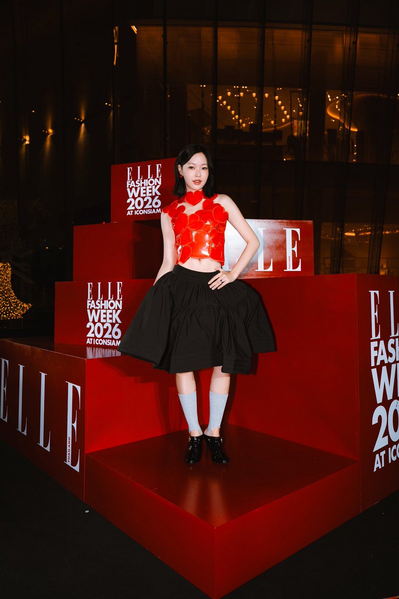 SEApopWave's tweet photo. 🇹🇭 PiXXiE member Pimma graces ELLE Fashion Week 2026 at ICONSIAM in Bangkok, Thailand.

#ELLEFashionWeek2026 https://t.co/9BmVrpgNMH
