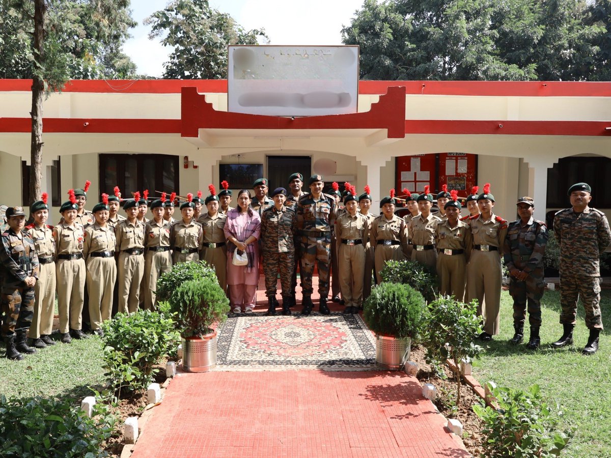 JaiHind_KiFauj's tweet photo. तकनीकी कौशल से सशक्त युवा, आत्मनिर्भर भारत की मजबूत नींव! 🇮🇳 ड्रोन प्रशिक्षण से युवाओं में नवाचार, आत्मविश्वास और नई उड़ान का संकल्प। 💪
#AssamRifles #NCC #YouthEmpowerment #NationFirst https://t.co/F6XW9b9jx0