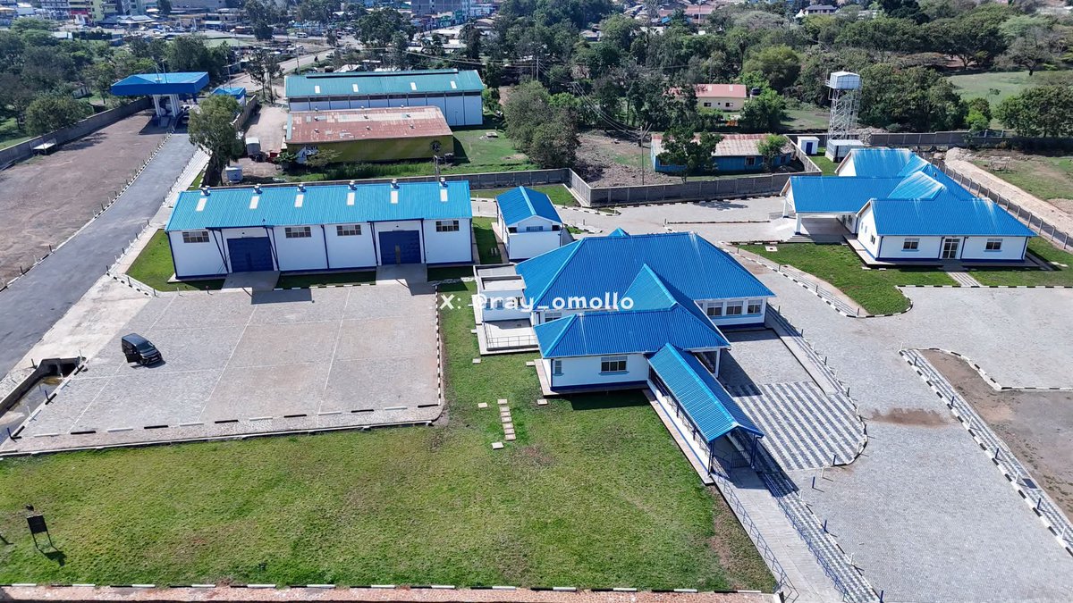 mwendesworld's tweet photo. Homa Bay Town — Usawa Ni Sawa is Working Wonders.

This is A modern ferry ramp, Terminal buildings, Warehouses, a ferry waiting bay and a permanent administrative office developed by the National Government!

This is indeed progressive! https://t.co/3K2mMGfdMZ
