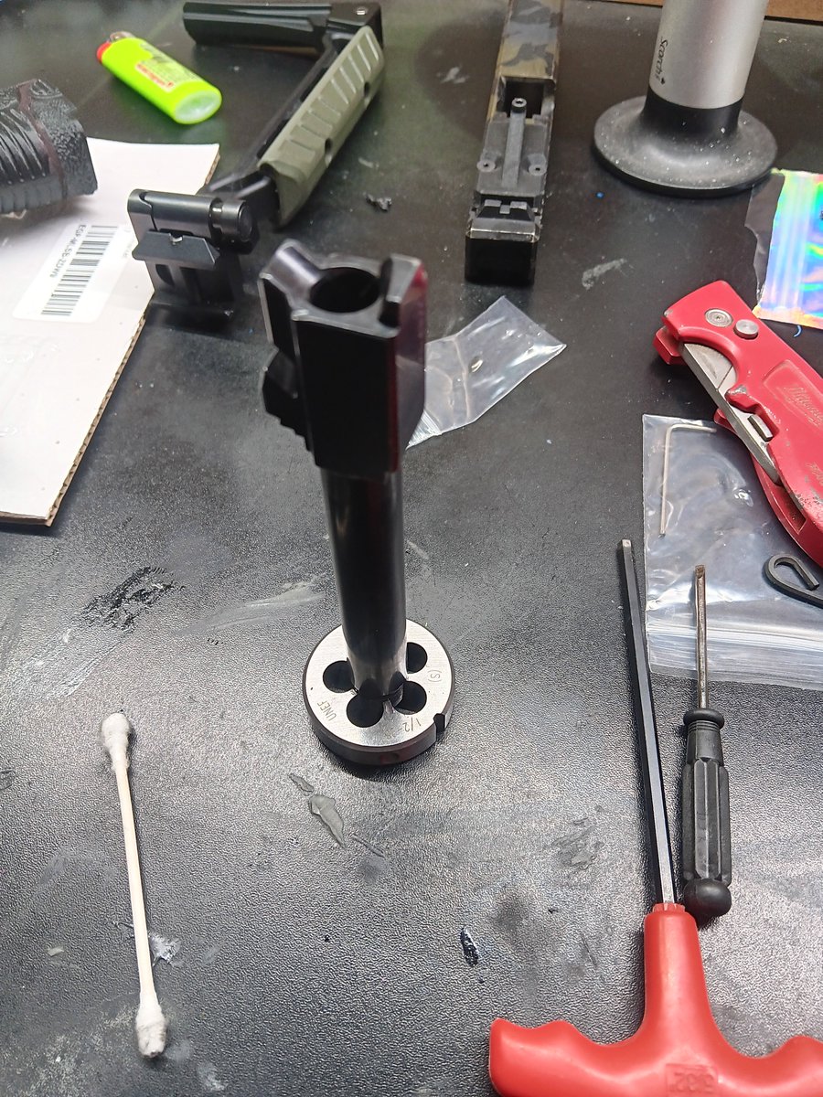 __MPMS__'s tweet photo. Lets see if we can salvage these barrel threads https://t.co/ReIjqRFuaT