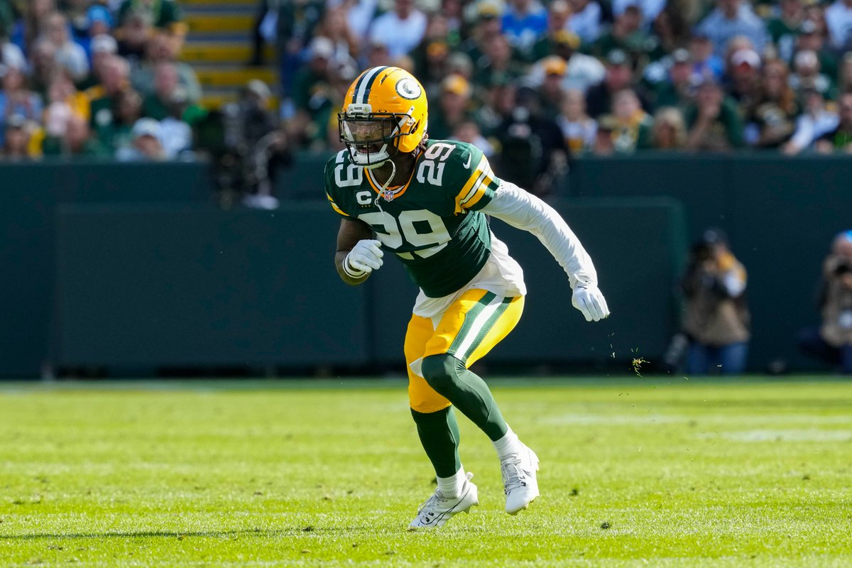 UnderdogNFL's tweet photo. Xavier McKinney said the game was “for sure” stolen from the Packers by the refs:

"We’re not seeing the same calls for our quarterback."

“It’s kinda fucking up the games if I’m being honest.”

"I would rather get fined trying to help my team."

(via @mattschneidman and @RobDemovsky)