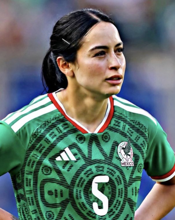 AllFutbolMX's tweet photo. ❤️🏆 Club America’s Scarlett Camberos will attend the Ballon d’Or ceremony tomorrow. 

She became the first Mexican in history to be nominated for the Women’s Ballon d’Or. 👏🏼 https://t.co/SXLxfAhCcB
