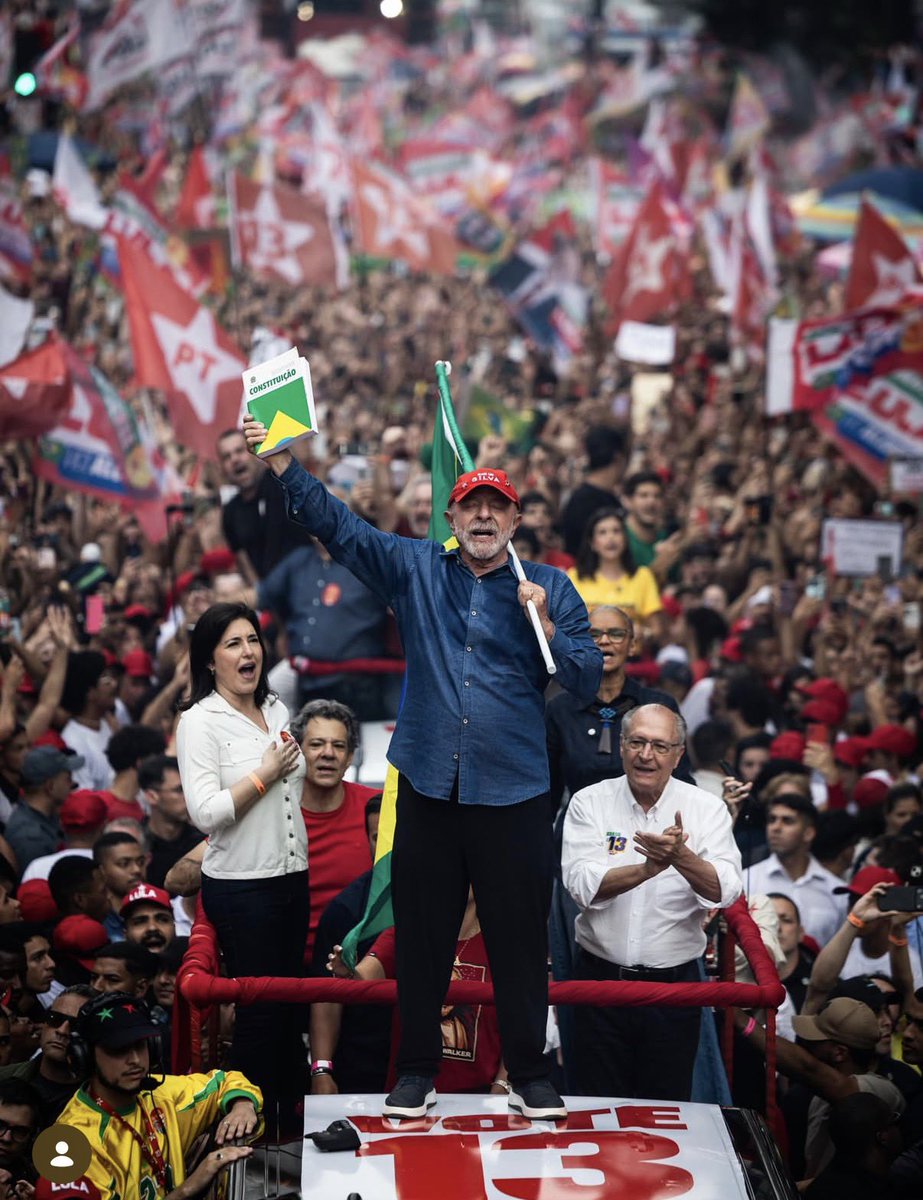 PabloMoreno151's tweet photo. La derecha fascista y degenerada no logró llevarse la joya de la corona en América Latina. 

Brasil sigue siendo progresista. ¡¡¡Que viva Lula!!! 🇧🇷❤️‍🔥 https://t.co/SHU4M7DR0l