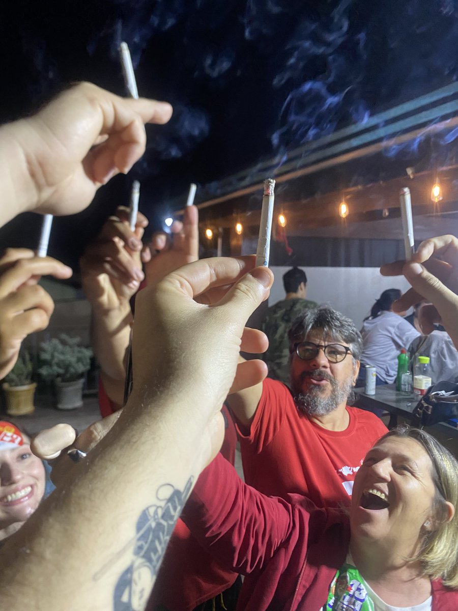 mattheuscomt's tweet photo. CIGARRAÇO DO LULA https://t.co/s2jLJR55GV