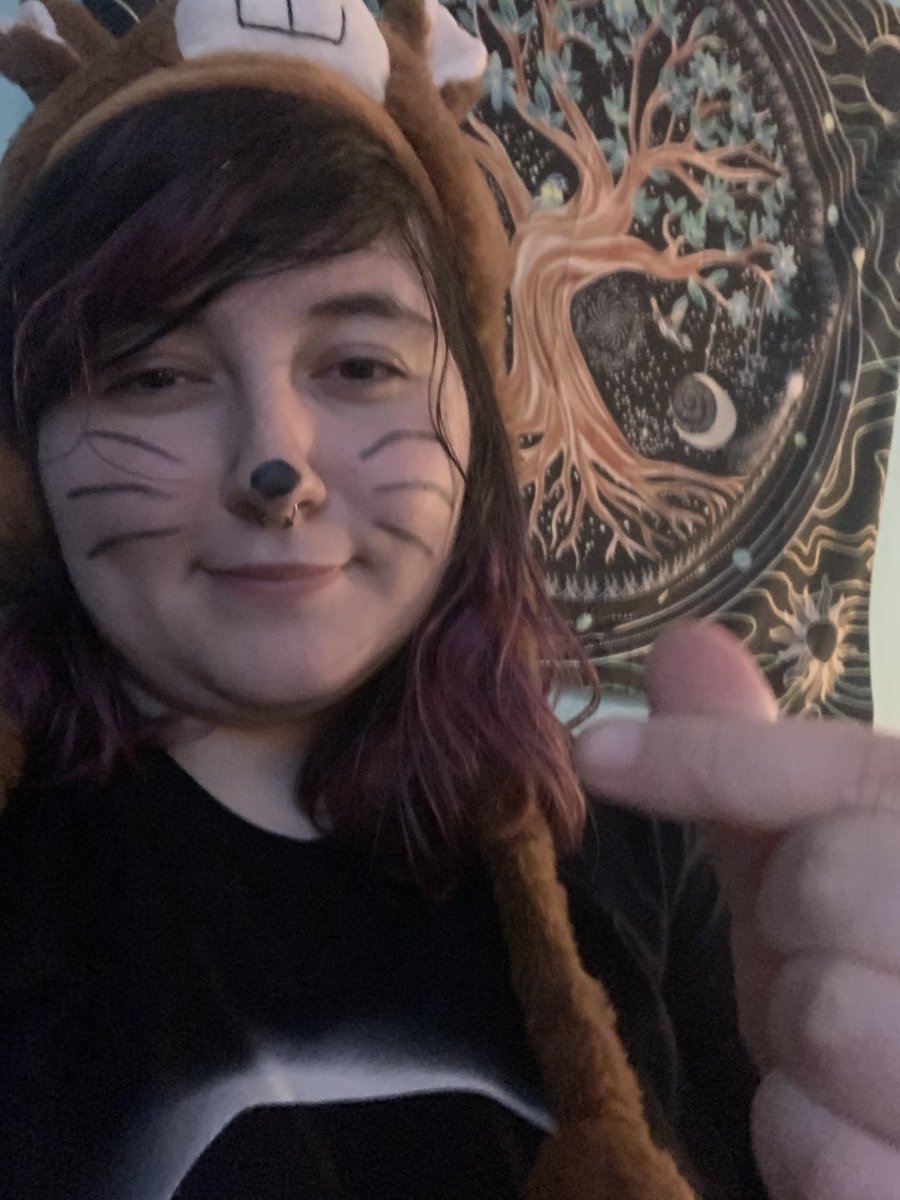 rockafiree's tweet photo. dan howell costume for halloween 😛 https://t.co/Qb6JTJ0ExV