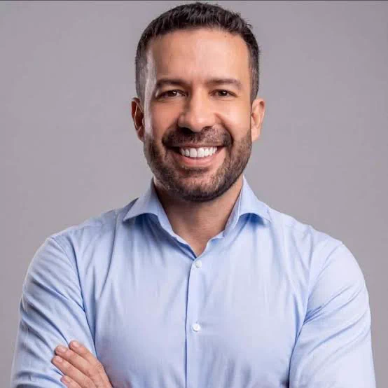 forumeplay's tweet photo. Precisamos da canonização deles! #Eleições2026 https://t.co/htxfIVfOnF