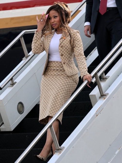 i_Adren's tweet photo. They gone have to ANSWER to her soon enough lol just watch 😂😂😂😂😂 #AirForceOneBARBIE #PresidentialBarbie 🎀 https://t.co/jPgxSLyB91