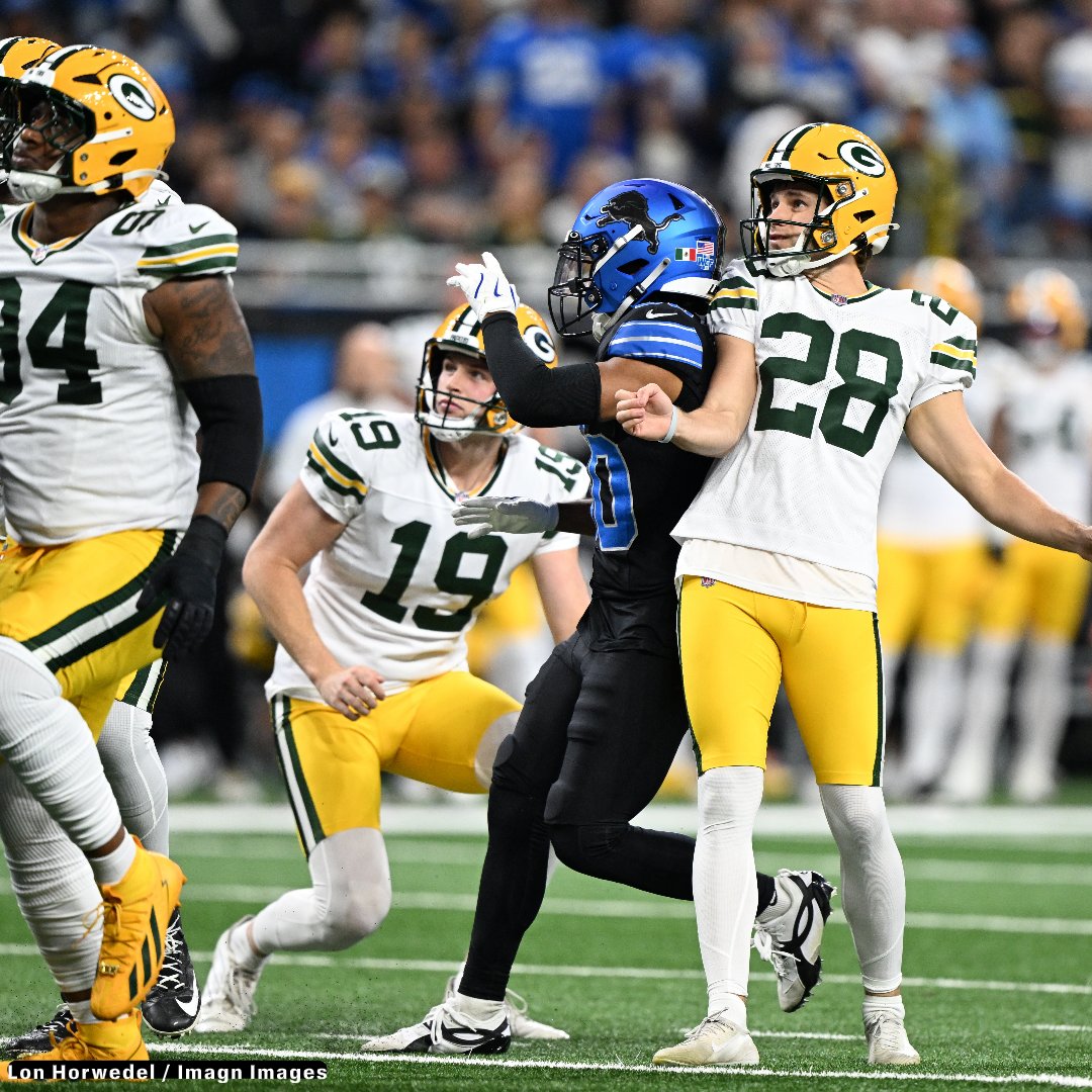 ESPNInsights's tweet photo. The Green Bay Packers find themselves at 4-3 after their loss to the Detroit Lions on Sunday. How exactly did the Packers get here?

🏈Ranking last in Pass Block Win Rate (31%)
🏈Averaging a league-low 59.9 Rush YPG
🏈Leading the NFL with 18 drops
🏈Missing 7 FG/PAT, tied for most in the NFL