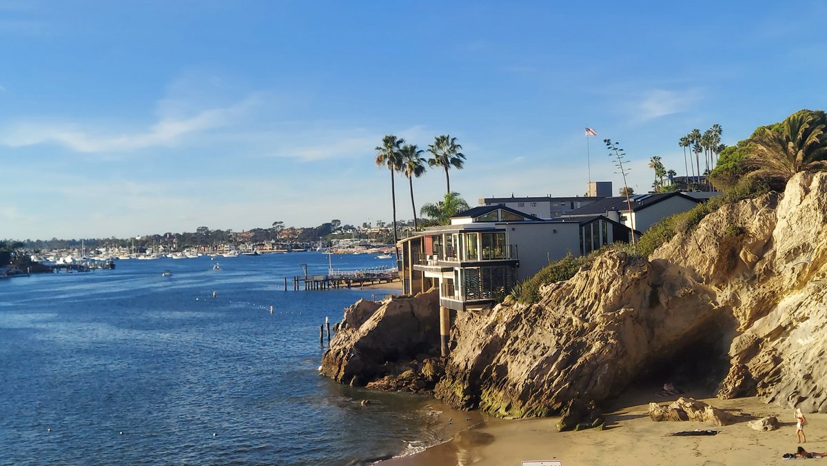 RayKTweets's tweet photo. Just went swimming at Pirates Cove in Corona Del Mar. Man this beach brings back lots of childhood memories. The place is a natural playground formed out of the rocks you literally have to climb to get to it and really has a pirate vibe as in there could be buried treasure.

I'll post about the caves next after I shower off.