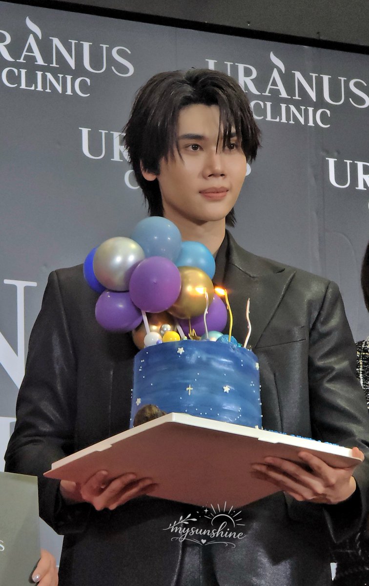 MysunshineTT's tweet photo. ทาง Uranus clinic น่ารักมาก จัด surprise birtday น้องดัง ด้วยเค้กก้อนโต และของขวัญ ขอบคุณทาง uranus มากเลยค่ะ งานเมื่อวานสนุกมาก 🙏

DUNK AT URANUS NAKHON SI
#UranusClinicxDunk https://t.co/FHVfB8UUBR