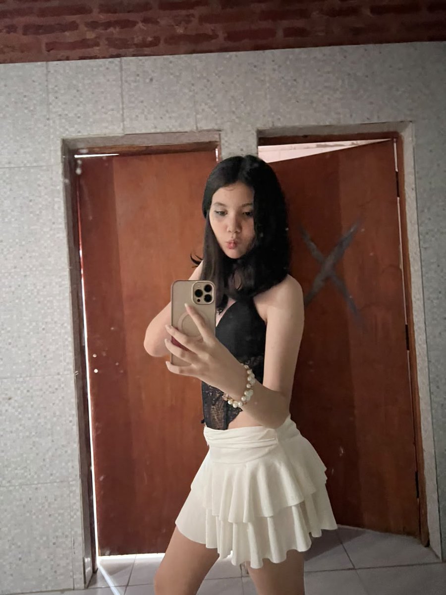 abbys_sunn's tweet photo. 🌸 https://t.co/FdyoVqo6H4