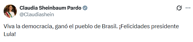 SputnikMundo's tweet photo. 🇧🇷🗳🇲🇽 La presidenta mexicana Claudia Sheinbaum publicó un breve mensaje a través de sus redes sociales en el que expresó su reconocimiento a su homólogo brasileño, Luiz Inácio Lula da Silva, quien se impuso frente a su adversario, el senador Flavio Bolsonaro, en el balotaje.

🗣 "Viva la democracia, ganó el pueblo de Brasil. ¡Felicidades presidente Lula!", escribió en su cuenta de X.

📌 Lula da Silva se impuso con alrededor del 51,78% de los votos emitidos en la actual jornada, mientras que Bolsonaro obtuvo solo un 48,22%, de acuerdo con los datos del Tribunal superior Electoral de la nación sudamericana.
