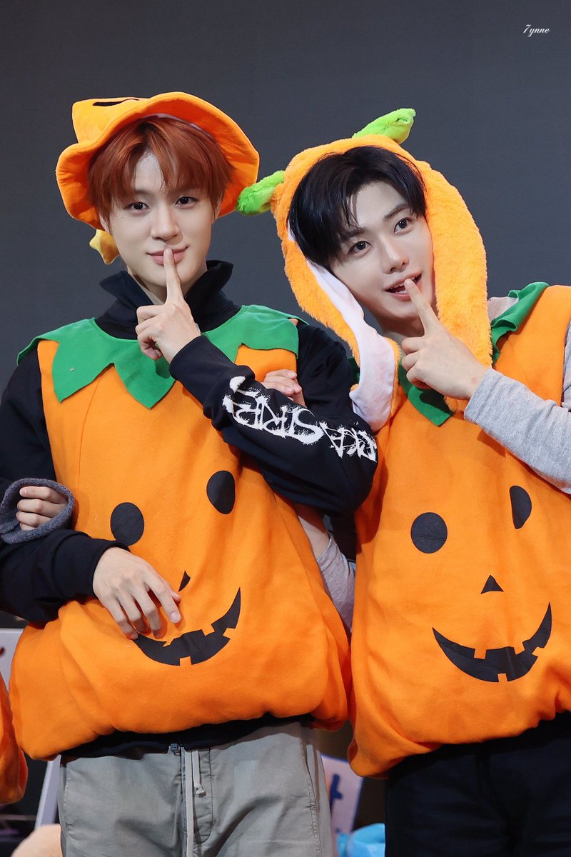 7ynne_'s tweet photo. 261025 Makestar in Singapore

#재민 #제노 #잼젠 #JAEMIN #JENO #노민 https://t.co/gl1gKk1waF