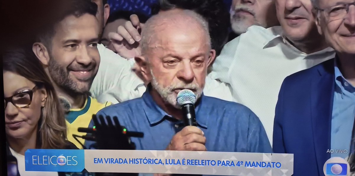 AxelCallis's tweet photo. Lula en discurso de la victoria ahora. #Brasil https://t.co/SPPdAquSTq