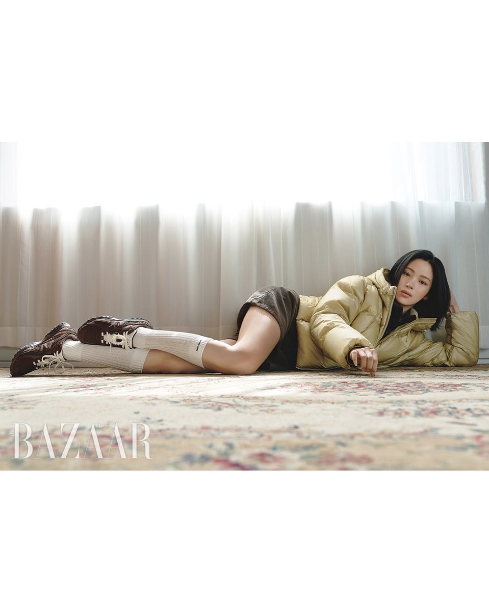 SRJ_Global's tweet photo. #RYUJIN (#류진) x New Balance for Harper’s BAZAAR Korea. https://t.co/IPiWeh0YZL