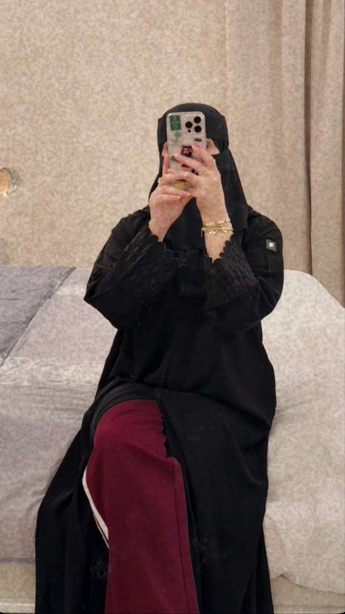 Nq48qj's tweet photo. وشرايكم بملابسي وجمالي ❤️🫣 https://t.co/6Ddg0pocEn
