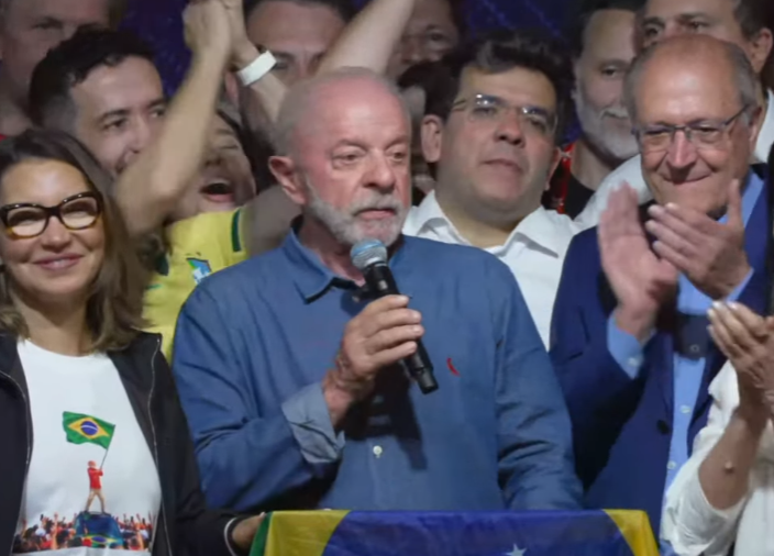 DFinanciero's tweet photo. ⭕ Lula tras ganar la segunda vuelta: "Brasil no acepta ser el patrio trasero de nadie" https://t.co/om1BczeaMA