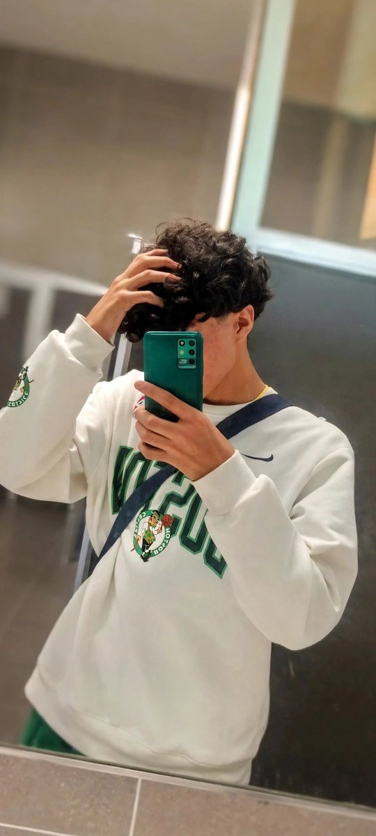 mateomondra's tweet photo. Vamos chicos aprovechen la oferta por un año manden msj los interesados los espero #todos #parti #gay https://t.co/id8KCzEyhx