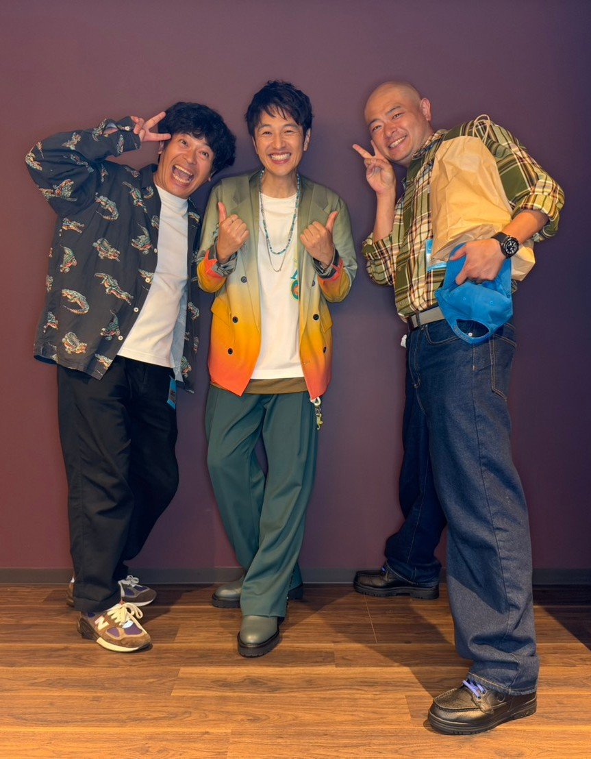 kinemachuu's tweet photo. ゆずコンサート最高でした！
2万人が盛り上がるとあんなに空気がうねるのね。すご！
俺らが上京したばっかの頃、ゆずが浅草花やしきでスーパーカップのCMを撮影した時エキストラで参加したの思い出したよ。『少年』をみんなで歌いました。
懐かしっ！
その後あばれるとご飯行って最高の1日でしたとさ。 https://t.co/z6zGqZv5wl