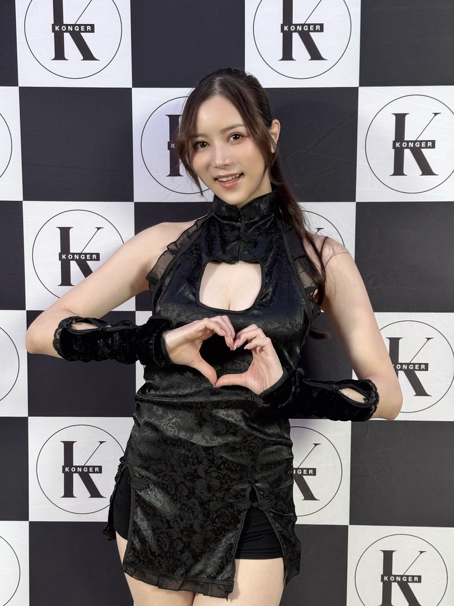 CChk2026's tweet photo. この二日間、お疲れさまでした！イベントで白峰さんのことをもっと知れて嬉しかったです！🖤✨

また香港でお会いできるのを楽しみにしています！🙌🏻

2026.10.25 🇭🇰香港見面會

 @shiromine_miu https://t.co/RRVIPawyhF