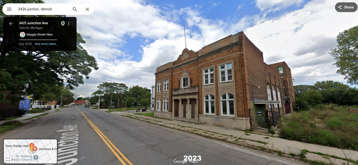 DetroitStreetVu's tweet photo. #Detroit, Junction Ave, 2003-2023. The west side Dom Polski was the center of Polish community life from it's construction in 1925 until the 1970's, when the community gradually fled the city. Junction has since transitioned into a Mexican focused business &amp; residential area. https://t.co/Za0uzQj8R6