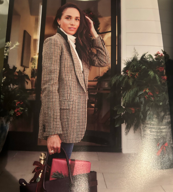 TheWeeksEnd_'s tweet photo. A certain royal couple is on a massive “please love us, don’t we look charismatic and unproblematic?” PR blitz (wonder what’s going on there? 👀).

They just won’t disappear from my timeline.🙄

So, I’ll leave this here to cleanse the online vibes. 
🤎✨☕️🎄

#WeStandWithMeghan🤎 https://t.co/KPkBylWnUe
