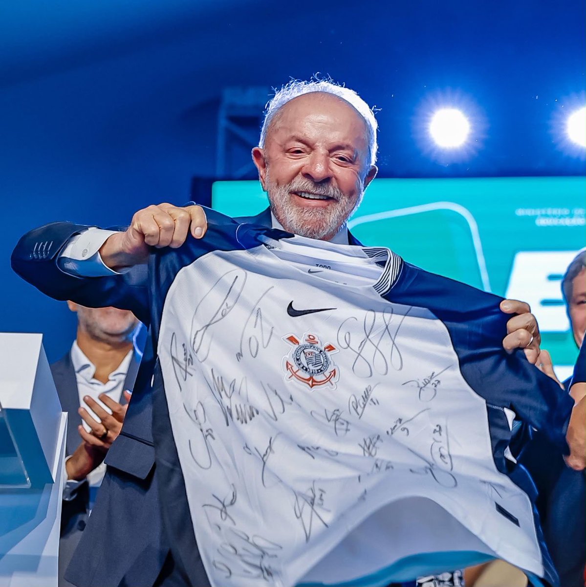 _sccpnews's tweet photo. “Porra, o Corinthians perdeu ontem, cara. Tá parecendo o Bolsonaro, só perde”

🎙️ | Lula
📸 | Reprodução https://t.co/tfJTPE5bkp