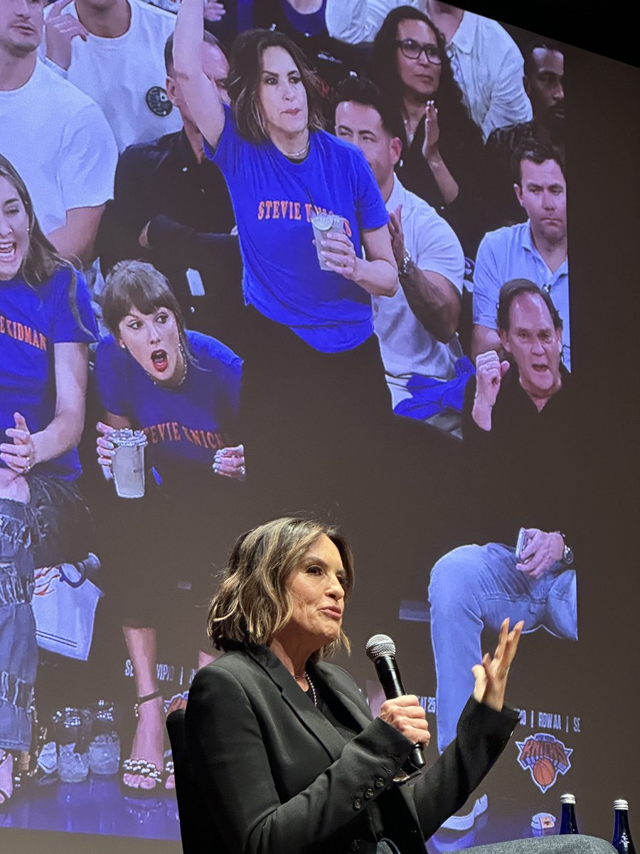 YuvalWolls's tweet photo. Had the opportunity to hear Mariska at the New Yorker festival. What an inspiring woman 🫶🏼✨🥹 https://t.co/lpRgMMi8ho