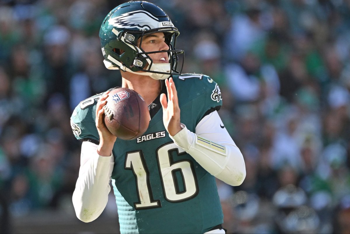 BirdsOnReal's tweet photo. EAGLES FANS

ITS GAMEDAY

IDC IF WE’RE 2-4

BEAT THE COWBOYS

CAN I GET A “GO BIRDS”? 🦅 https://t.co/EhEDaOdKpT