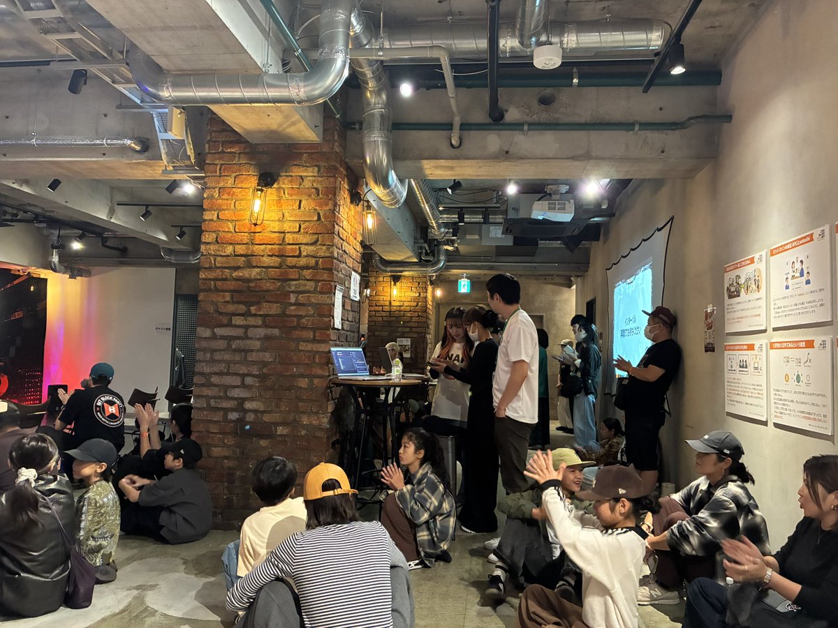 ANAP_3189_T's tweet photo. 昨日開催した #BITBLOCKPARTY は大盛況！
子供たちの真剣な表情
全力で踊っている姿にいつも胸を打たれます💘 https://t.co/MR77U2oefz