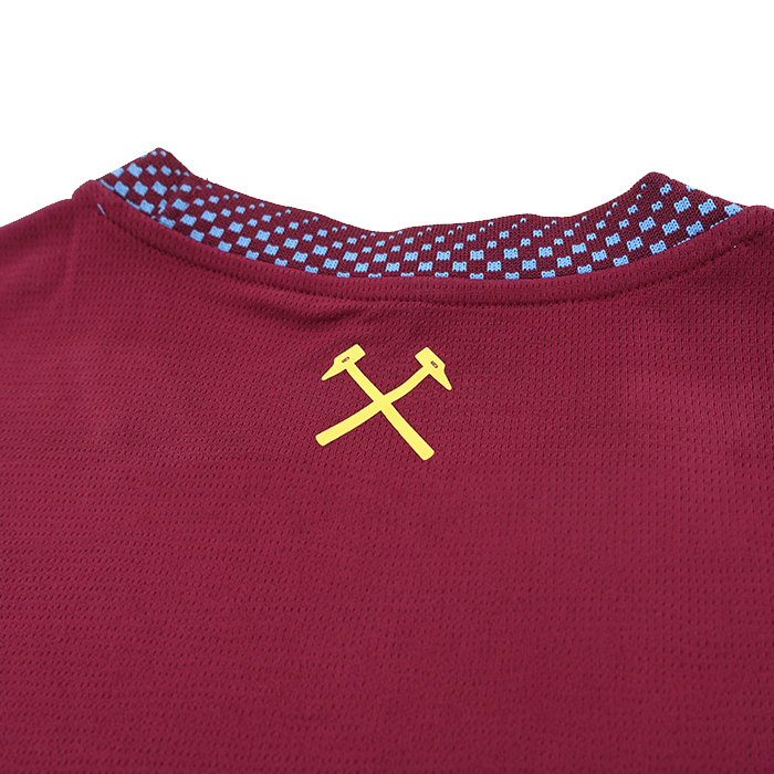 fcFA_online's tweet photo. ⚒️ウエストハム 26-27 HOMEユニフォーム🏟️

新サプライヤー・New Balance製✨
No.2️⃣0⃣ジャロッド・ボーウェンのEFLチャンピオンシップ🏴󠁧󠁢󠁥󠁮󠁧󠁿オフィシャルネーム＆ナンバー入り👍

幾何学柄のボディや襟元のチェック柄にも注目👀

🔗 https://t.co/BM87yyLPYV

#ウェストハム #ボーウェン #ユニフォーム https://t.co/mWxIV3vEE0