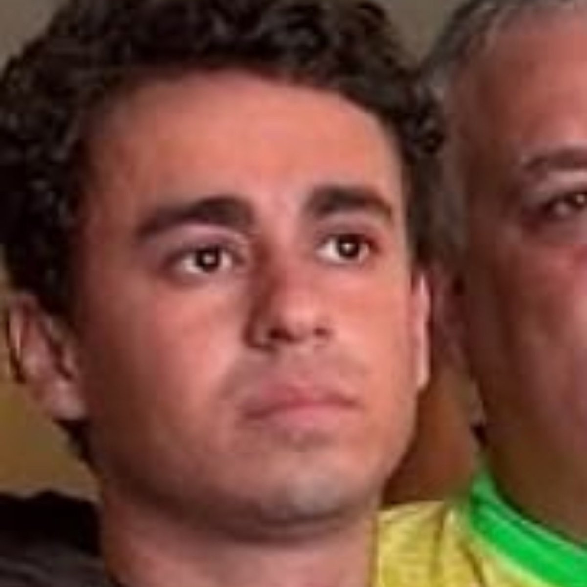 mcaprianjo's tweet photo. @nikolas_dm IMPAGÁVEL ESSA CARA DE BUNDÃO https://t.co/4EAQzMGIq8