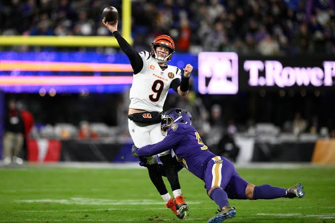 BengalsBeliever's tweet photo. Joe Burrow stats in Baltimore ever since Ravens fans chanted "Fuck Joe Burrow" when he broke his wrist:

3 games played
981 yards
10 TDs
0 INTs https://t.co/urlqwGZXXQ