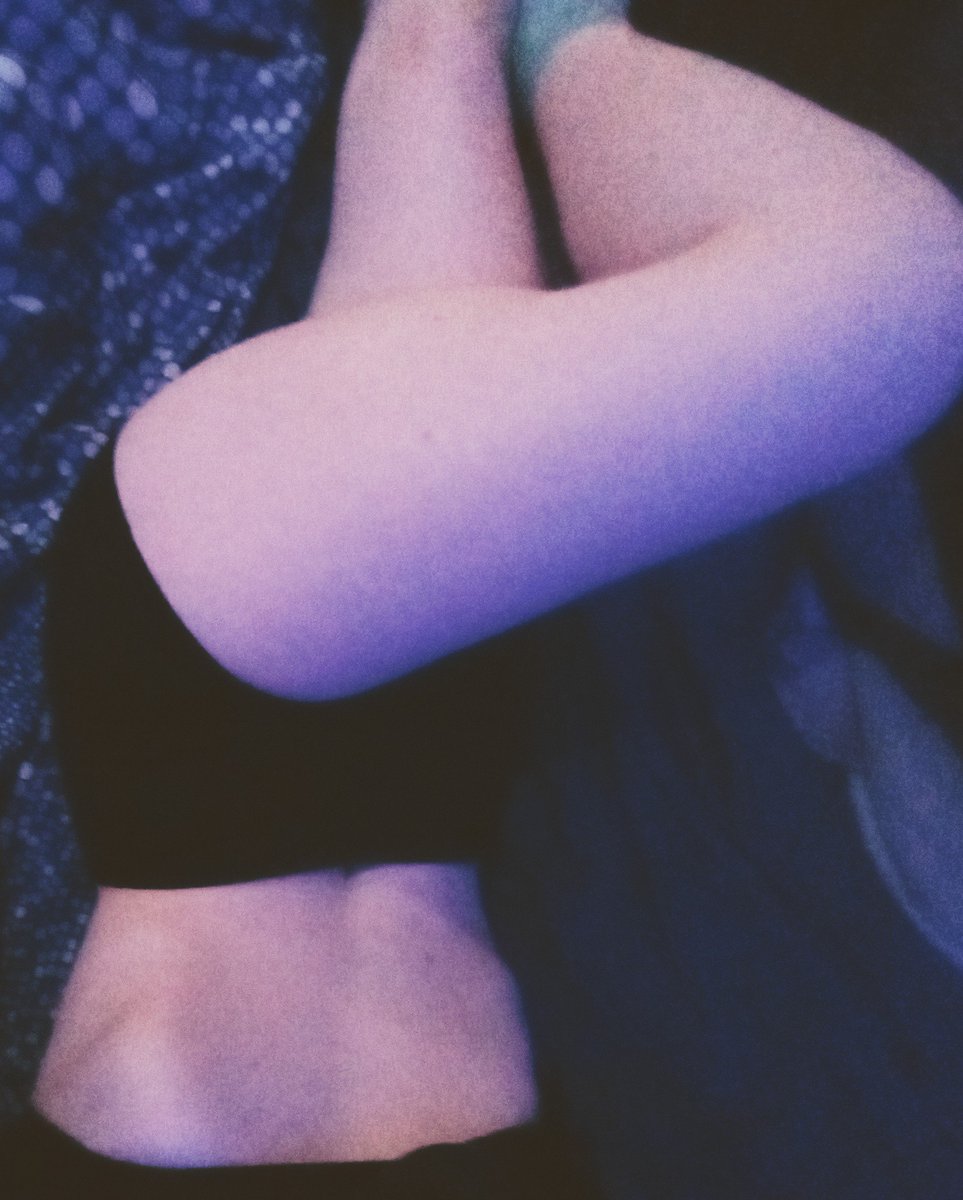 pale_rose00's tweet photo. might not be that skinny anymore but at least i have good thighs now https://t.co/b3GhwyVX8m