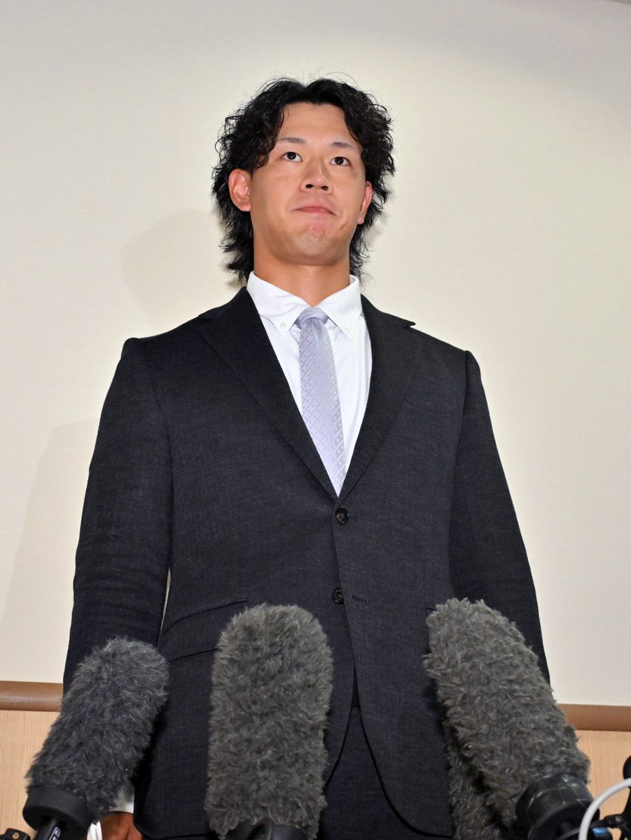 nishispo_hawks's tweet photo. 今季１軍登板のソフトバンク3年目最速156キロ右腕が戦力外　「まだまだ体は元気」　育成契約や他球団も検討
▼記事はこちら▼
https://t.co/m5OrZ66z2U https://t.co/MUUC1sqfyL