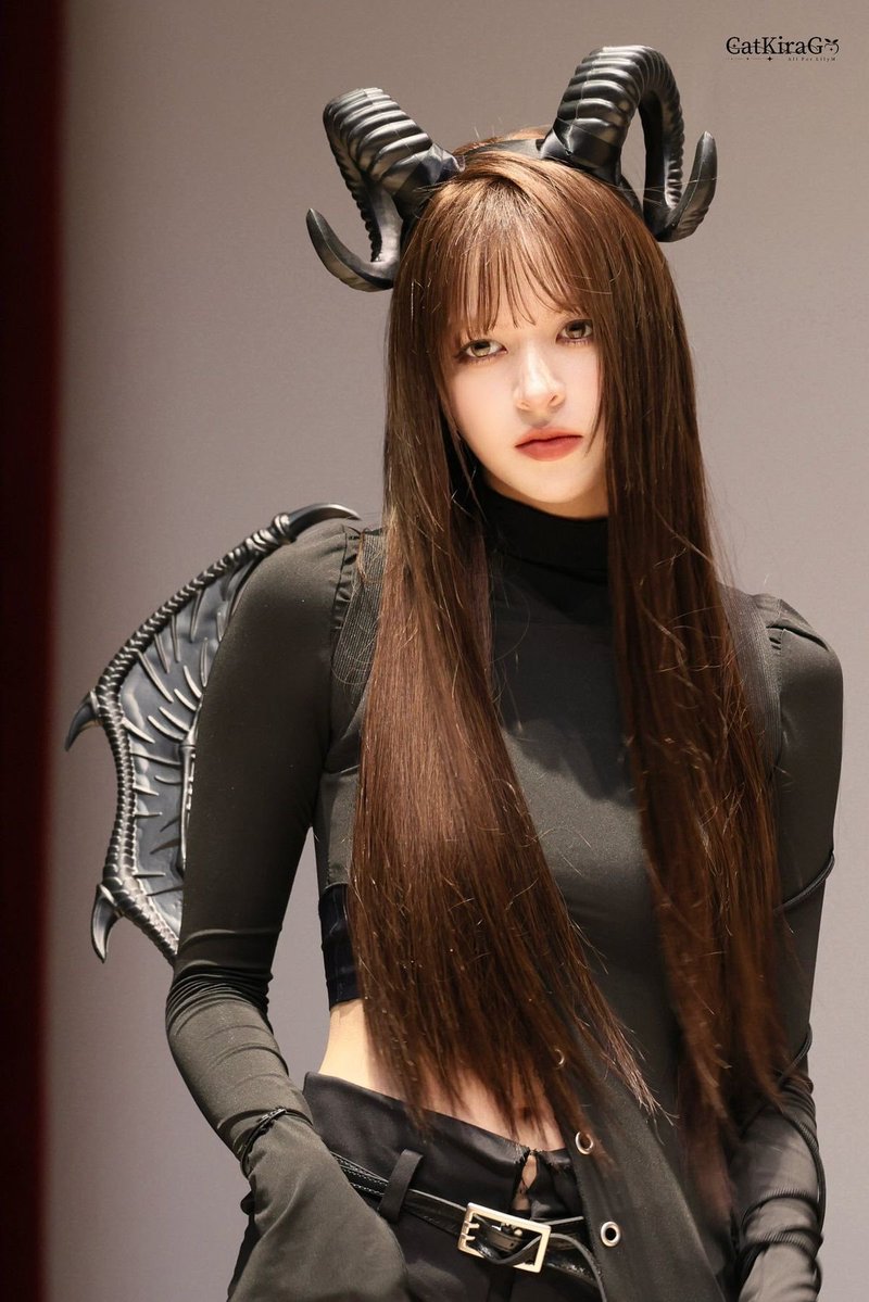 wttbluu's tweet photo. 악마 너무 sexy devil이라 심장아픔 https://t.co/ZbWEXisgNv