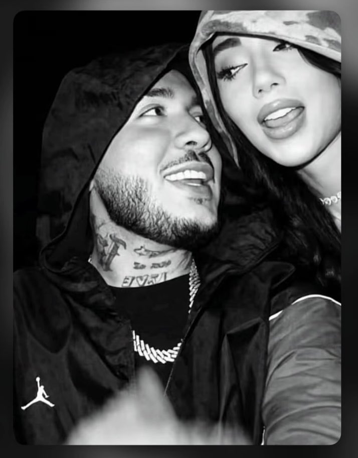 Lucer0912's tweet photo. KRIS R Y KARINA GARCÍA COLOMBIANOS QUE BRILLAN CON LUZ PROPIA 🇨🇴LOS NUMERO 1 https://t.co/QH4zEbM9a9